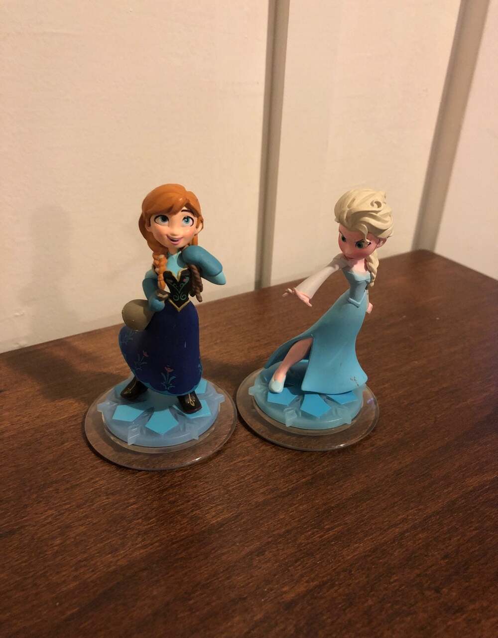 Disney infinity figures Anna and Elsa